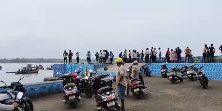 महाराष्ट्रात आणखी एक बोट बुडाली! दोघांचा मृत्यू