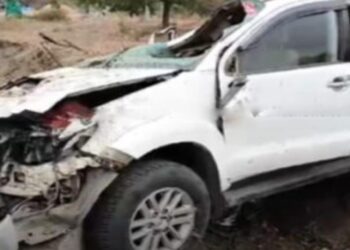 एरंडोलमध्ये मुफ्ती हारून नदवी यांच्या कारला भीषण अपघात