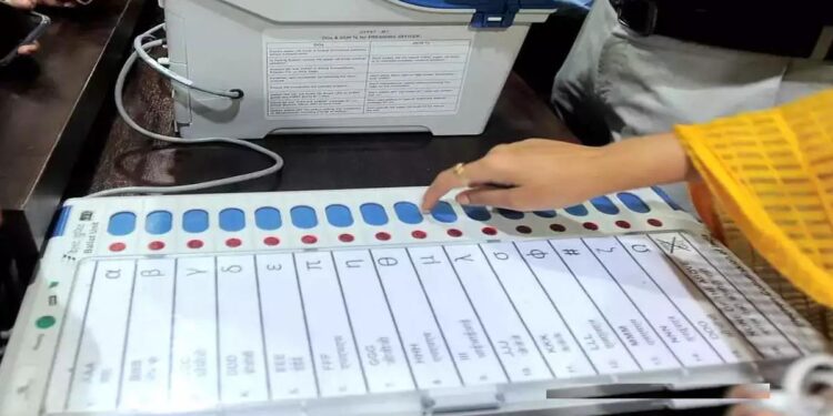 धक्कादायक ! जळगावात ईव्हीएम स्ट्राँग रुमचे डिस्प्ले काही वेळासाठी पडले बंद