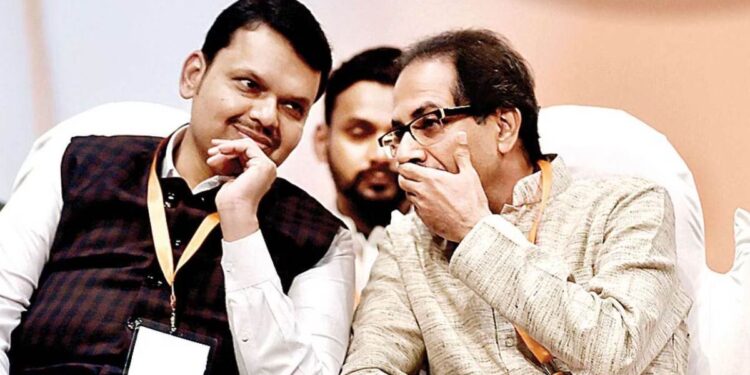 शिंदेच्या बंडानंतर मला उद्धव ठाकरेंनी फोन केला, अन्.. ; फडणवीसांच्या गौप्यस्फोटामुळे राजकीय वर्तुळात खळबळ