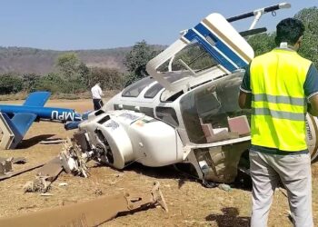 सुषमा अंधारेंना घेण्यासाठी आलेले हेलिकॉप्टर झाले क्रॅश