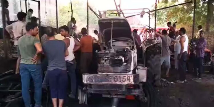 बेलसवाडी येथे गोठ्याला भीषण आग, सहा गुरांचा होरपळून मृत्यू