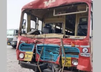 चाळीसगाव आगाराच्या बसला भीषण अपघात ; २७ प्रवासी जखमी