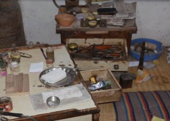 जळगावात ज्वेलर्स दुकानावर दरोडा, लाखोंचा मुद्देमाल लंपास