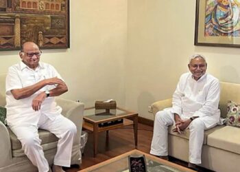 शरद पवारांचा नितीश कुमार यांना फोन? मोदींसह भाजपचं टेन्शन वाढलं