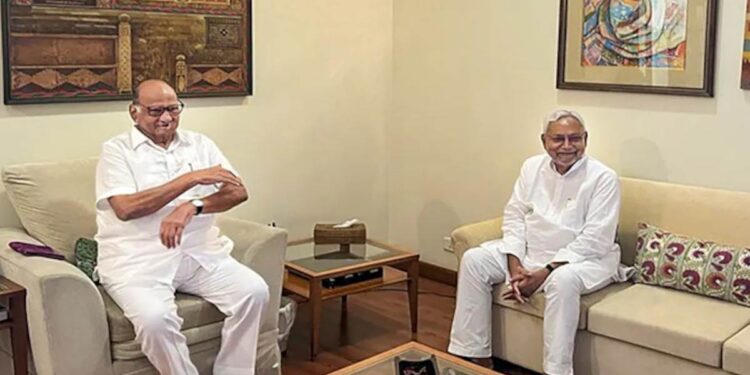 शरद पवारांचा नितीश कुमार यांना फोन? मोदींसह भाजपचं टेन्शन वाढलं