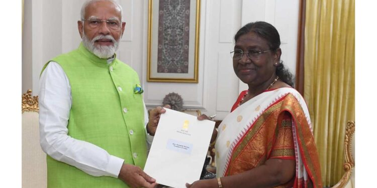 मोठी बातमी ! नरेंद्र मोदींनी दिला पंतप्रधानपदाचा राजीनामा