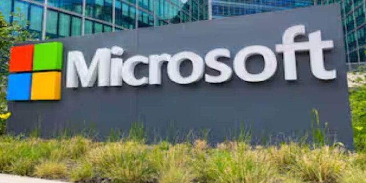 मायक्रोसॉफ्टच्या सर्व्हरच्या बिघाडामुळे जगात खळबळ; कोणत्या सेवांवर परिणाम झाला?