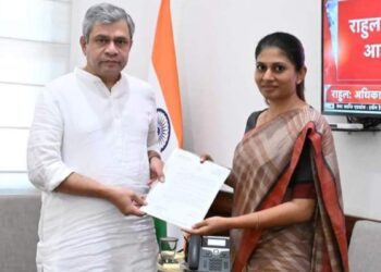 रक्षा खडसेंचे रेल्वे मंत्री अश्विनी वैष्णवांना निवेदन ; केली ही मागणी