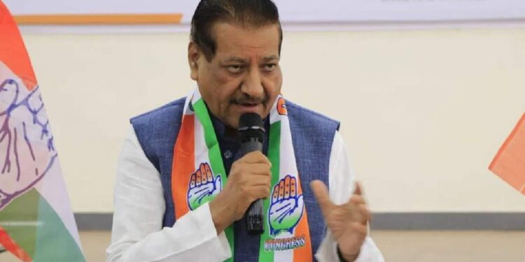 महाराष्ट्रातील जनतेला न्याय द्यायचा असेल तर…; जळगावात पृथ्वीराज चव्हाणांनी साधला निशाला