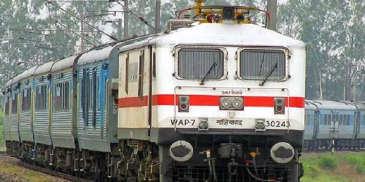 रेल्वेच्या जनरल डब्यांत होणार वाढ ; भुसावळमार्गे धावणाऱ्या या रेल्वे गाड्यांचा समावेश