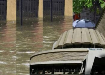 मुंबईत कोसळधार! विधानसभेचे आजचे कामकाज स्थगित, शाळांना सुट्टी