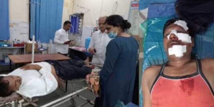 जळगावात डंपर आणि ओमनी कार यांच्यात भीषण अपघात ; पाच जण जखमी