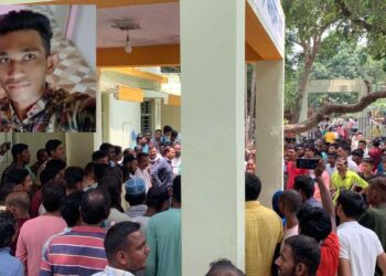 तापी नदीत बुडून तरुणाचा मृत्यू ; नातेवाईकांचा नरबळीचा गुन्हा दाखल व्हावा म्हणून सावदा पोलीस ठाण्यात ठिय्या