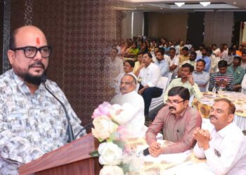 मराठवाडा व विदर्भाच्या धर्तीवर जिल्ह्यातील उद्योगांना वीज आणि जीएसटीमध्ये सवलतीसाठी शासन स्तरावर प्रयत्नशील ! पालकमंत्री गुलाबराव पाटील