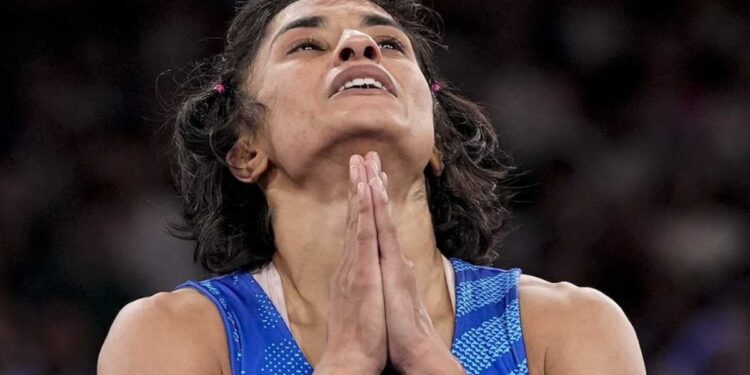 Breaking ! विनेश फोगट ऑलिम्पिकमधून अपात्र, का अपात्र ठरवण्यात आलं?