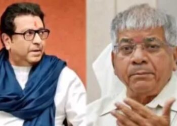 राज ठाकरेंवर टाडा लावून तुरुंगात टाकलं पाहिजे; प्रकाश आंबेडकर संतापले, प्रकरण काय?