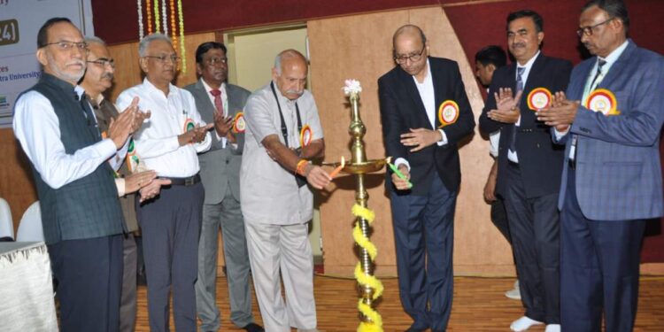 विद्यार्थ्यांनी आंतरराष्ट्रीय स्तरावर मान्यता मिळेल असे नवे संशोधन करावे ; कुलगुरू प्रा.व्ही.एल. माहेश्वरी