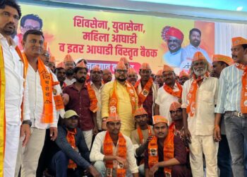 पालकमंत्री गुलाबराव पाटील यांच्या उपस्थितीत शेकडो तरुणांचा शिवसेनेत प्रवेश !