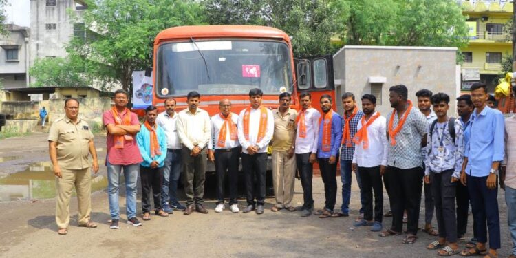 विद्यापीठा करिता बससेवा सुरू; महाराष्ट्र नवनिर्माण सेनेच्या मागणीला यश