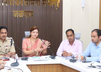 स्त्री भ्रूण हत्या रोखण्यासाठी मिशन मोडवर काम करावे ; रुपाली चाकणकर 