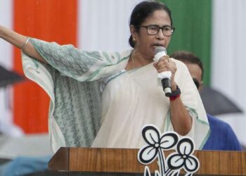 मी राजीनामा देण्यास तयार ; ममता बॅनर्जींचं मोठं वक्तव्य; काय म्हणाल्या? वाचा…