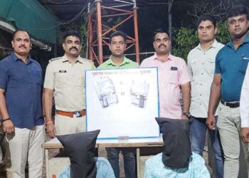 गावठी पिस्तूल, दोन जिवंत काडतूसासह दोघांना अटक