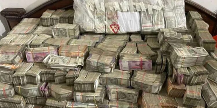 बाबो..! विधानसभा निवडणुकीत पैशांचा महापूर, १५ दिवसात जप्त केले तब्बल इतके कोटी?