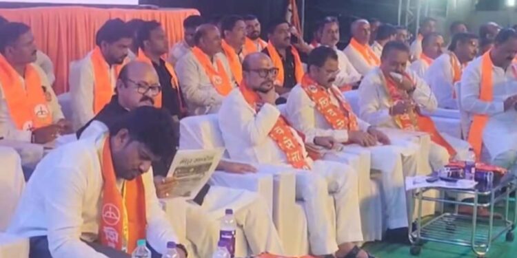 शिवसेनेच्या मेळाव्याला भाजप पदाधिकाऱ्यांची दांडी; मंत्री गुलाबराव पाटील संतापले, म्हणाले..