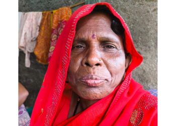 तिसऱ्या मजल्याच्या खिडकीतून महिला कामगार पडली; उपचारादरम्यान मृत्यू