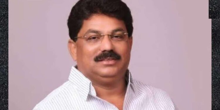 भाजपचे माजी खासदार ए. टी. पाटील नॉटरीचेबल; महायुतीची चिंता वाढली