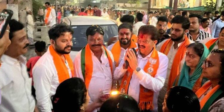 जनकल्याणाची कामे केल्याने पुन्हा एकदा विजयासाठी जुन्या गावात नागरिकांनी दिले शुभाशीर्वाद