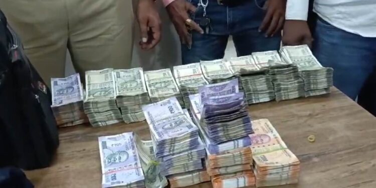 जळगाव शहरात 15 लाखांची रोकड जप्त