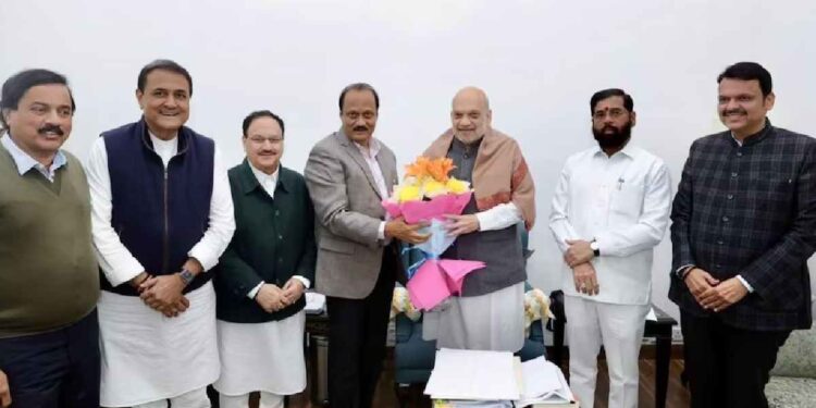 कुणाला मंत्रिपदं, कोण मुख्यमंत्री होणार? अमित शाहांच्या घरी काय चर्चा? काय ठरलं?