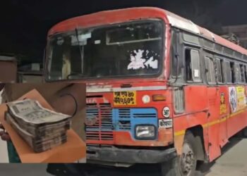 जिच्यातून ईव्हीएम नेले त्याच बसमध्ये नोटांचे बंडल आढळून आल्याने खळबळ
