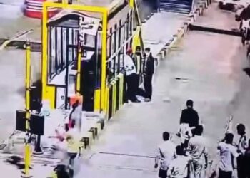 धुळ्यातील टोल नाक्यावर तुफान राडा; १२ जणांविरोधात गुन्हा दाखल