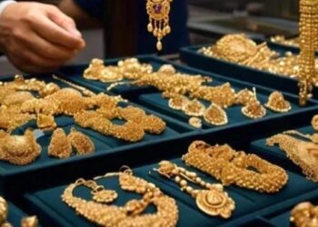 सोनं आणि चांदी पुन्हा महागलं! लक्ष्मीपूजनदिनी १ तोळ्याचा भाव किती?