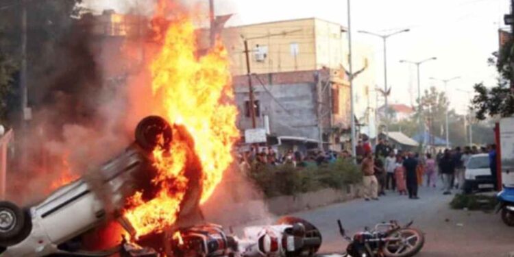 मणिपूरमध्ये पुन्हा हिंसाचार! मुख्यमंत्र्यांसह ३ मंत्री, ६ आमदारांच्या घरांवर हल्ला