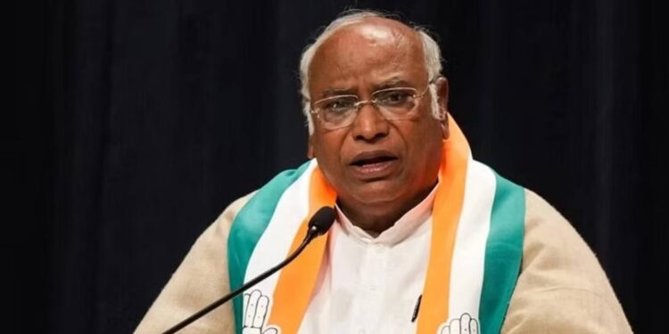 ‘त्याला मारून टाका..’ भाजपवर घणाघात करताना मल्लिकार्जुन खरगे नेमकं काय म्हणाले?