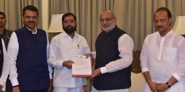 मुख्यमंत्री एकनाथ शिंदेंनी दिला राजीनामा; महायुतीच्या गोटात सत्तास्थापनेच्या हालचालींना वेग