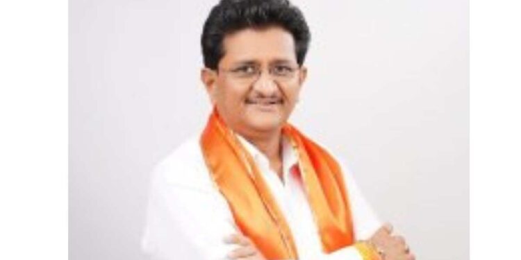 जळगाव शहरात ठाकरे गटाला मोठा धक्का; जिल्हा प्रमुख विष्णू भंगाळे यांचा राजीनामा