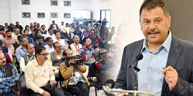 अधिक सक्षम होण्यासाठी कृत्रिम बुद्धिमत्तेचे तंत्रज्ञान समजून घेणे आवश्यक; प्रधान सचिव ब्रिजेश सिंह