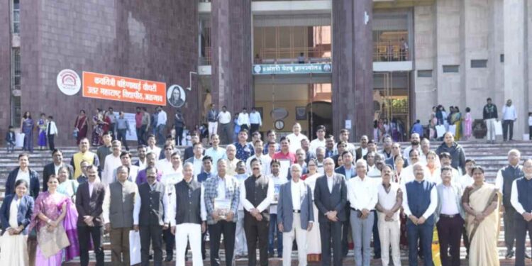 पुरस्कार प्राप्त व्यक्तींची जबाबदारी अधिक वाढते- माजी कुलगुरू प्राचार्य डॉ.के.बी. पाटील