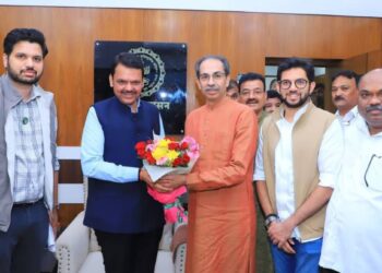 महाराष्ट्रात पुन्हा होणार राजकीय भूकंप? नागपुरात उद्धव ठाकरेंनी घेतली मुख्यमंत्री फडणवीसांची भेट