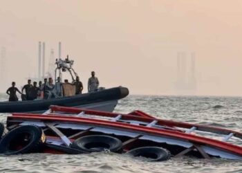 मुंबईतील समुद्रात बोटीचा भीषण अपघात; १३ जणांचा मृत्यू