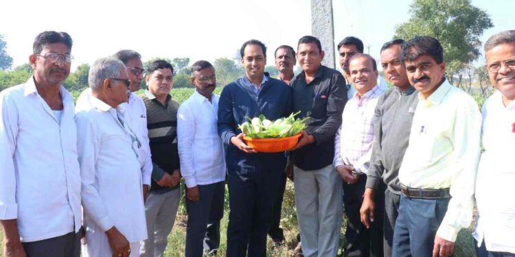 .. तर कृषि क्षेत्रात रोजगाराच्या भरीव संधी उपलब्ध होतील – जिल्हाधिकारी आयुष प्रसाद