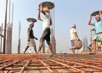 बांधकाम कामगारांची फसवणूक टाळण्यासाठी जिल्हयात १५ ‘तालुका कामगार सुविधा केंद्र’ सुरु