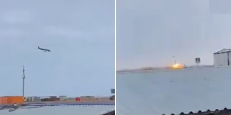 कझाकिस्तानमध्ये ७० प्रवाशांना घेऊन जाणारे विमान कोसळलं, घटनेचा थरारक VIDEO पाहा