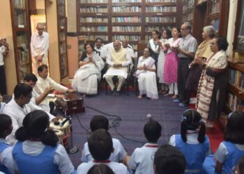 हुतात्मा दिन : महात्मा गांधींच्या बलिदान दिनानिमित्त राज्यपालांची मणिभवनला भेट