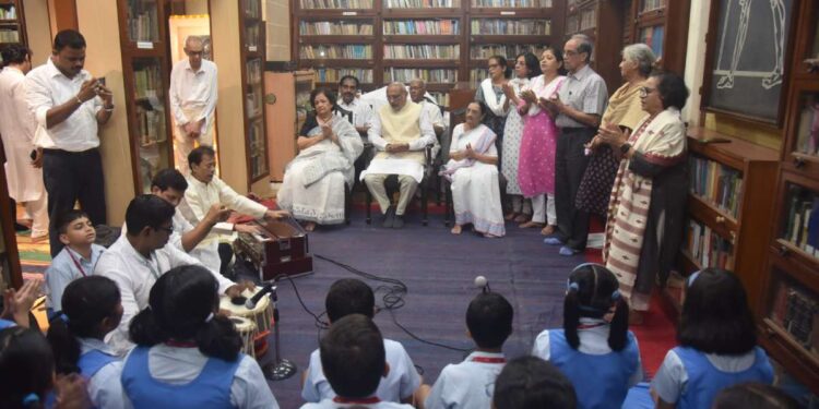 हुतात्मा दिन : महात्मा गांधींच्या बलिदान दिनानिमित्त राज्यपालांची मणिभवनला भेट